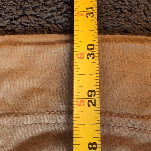 BCBGMAXAZRIA| Grey Stretch Short Sleeved T-shirt With Puffed Floral Design - Picture 7 of 12